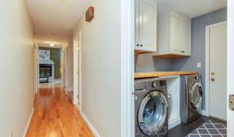 37 Standish Way, Amherst, NH 03031