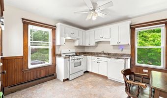 270 N Brookfield Rd, Barre, MA 01005