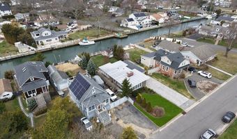 17 Central Ave, Amityville, NY 11701