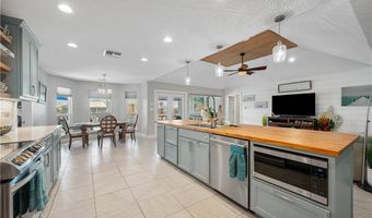 126 Sea View Dr, Aransas Pass, TX 78336