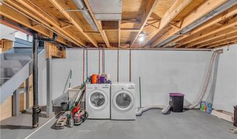 901 Jean Ave, Akron, OH 44310