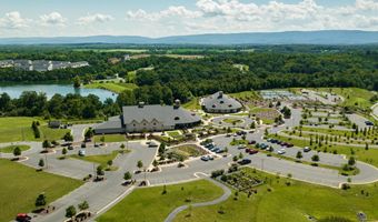 144 COWBIRD St, Lake Frederick, VA 22630