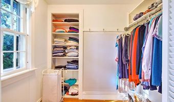 12 Harbour Ter, Cranston, RI 02905