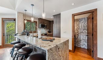 405 VILLAGE Rd 405, Breckenridge, CO 80424