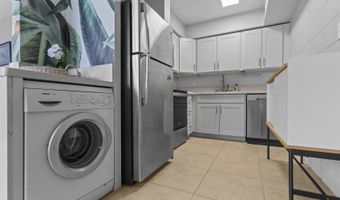 929 Ahana St 201, Honolulu, HI 96814