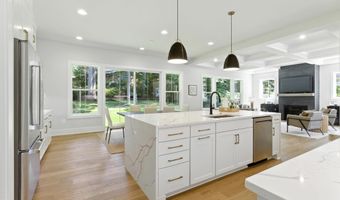 8202 MOCKINGBIRD Dr, Annandale, VA 22003