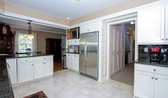 330 N Countryside Dr, Ashland, OH 44805