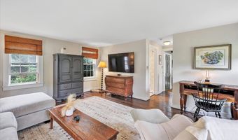 137 Rockwell Rd, Bethel, CT 06801