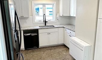 57 Friendship St, Newport, RI 02840