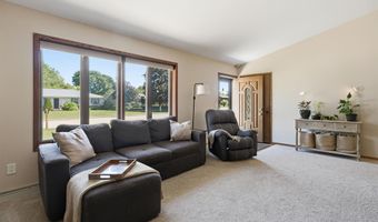 2025 W HARVEST Dr, Appleton, WI 54914