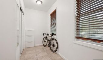 18 Carlisle St, Bergenfield, NJ 07621