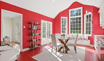 8200 BEECH TREE Rd, Bethesda, MD 20817