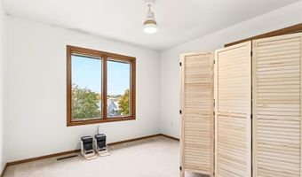1110 Sandalwood Ct SW, Altoona, IA 50009