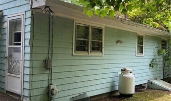 1369 Hope Rd, Cranston, RI 02831