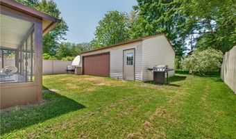 9168 Applewood St, Angola, NY 14006