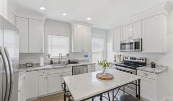 9 Youlden Ave, Cranston, RI 02910