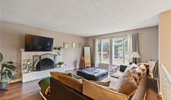 121 Chaparral Dr, Apple Valley, MN 55124