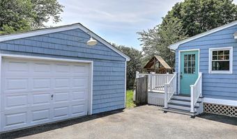 4 Harlem St, East Providence, RI 02916