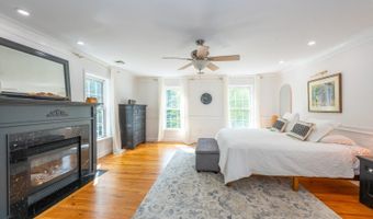 15 Tanglewood Dr, Andover, NJ 07848