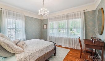 1701 Dearmon Dr, Charlotte, NC 28205
