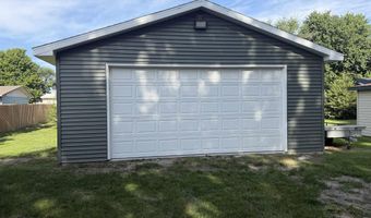 330 Fairview Dr, Aurora, NE 68818