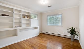 6216 ROCKHURST Rd, Bethesda, MD 20817