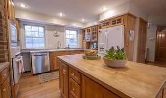 8716 FOUNTAIN GROVE Rd, Amherst, WI 54406