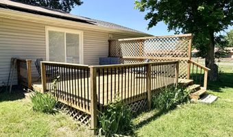 904 S Oak Ridge Dr, Aurora, MO 65605