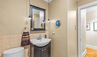 1460 Medford Dr, Charlotte, NC 28205