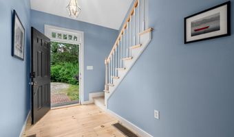 3528 Main St, Barnstable, MA 02630