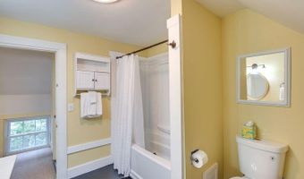 271 Essex St, Bangor, ME 04401