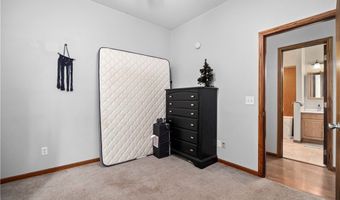 823 Willow Hollow Ct, Amherst, OH 44001