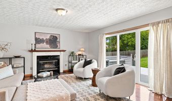 1438 Newell Ct, Columbus, OH 43228