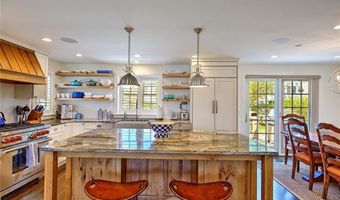 228 Bonnet Point Rd, Narragansett, RI 02882