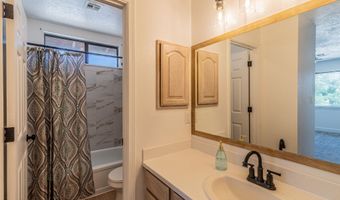 1212 PARKLAND Dr, Aztec, NM 87410