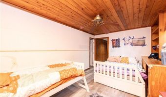 584 Division Rd, East Greenwich, RI 02818