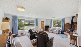 830 CHICAGO Ave, Bandon, OR 97411