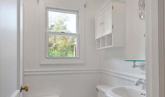 79 Middlesex Ave, Chester, CT 06412