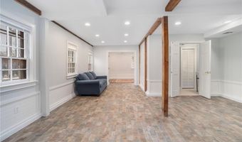 31 Bridge St B, Newport, RI 02840