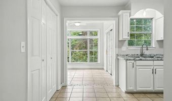 16 Oak Grv, Adairsville, GA 30103