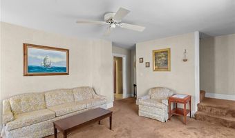 112 Oakton St, Woonsocket, RI 02895