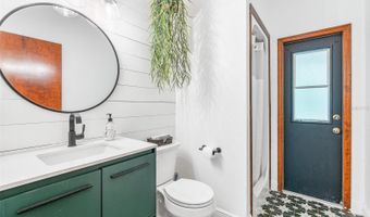 2 E KELLY PARK Rd, Apopka, FL 32712