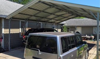 738 W 1ST St, Alice, TX 78332