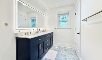 225 Hoyt St, Darien, CT 06820