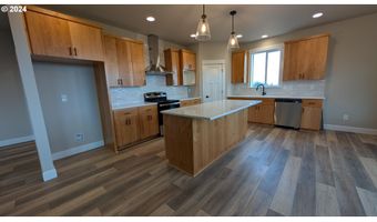 16575 SE WOODLAND HEIGHTS Rd, Amity, OR 97101