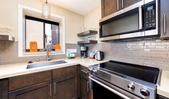 2470 Kalakaua Ave 704, Honolulu, HI 96815
