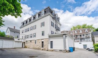 68 WINTER St, Lincoln, RI 02838