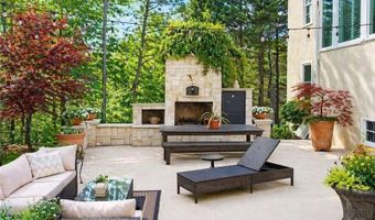 3610 Mansions Pkwy, Berkeley Lake, GA 30096