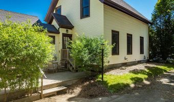 21 Elm St, Belfast, ME 04915