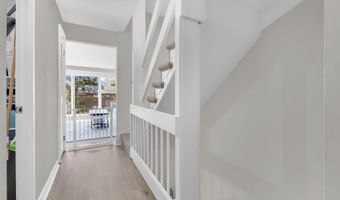 1223 N QUINN St, Arlington, VA 22209